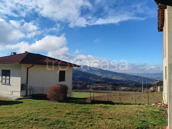 casa indipendente in vendita ad Alta Val Tidone in zona Busseto