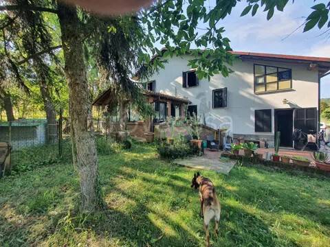 casa indipendente in vendita ad Alta Val Tidone