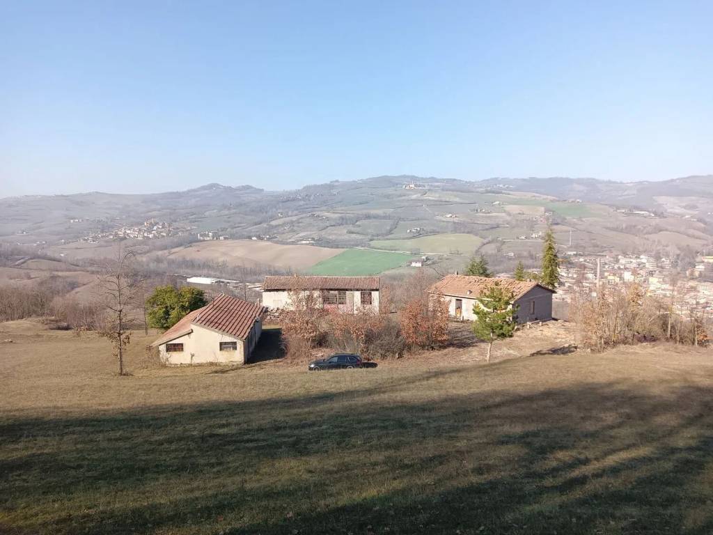 casa indipendente in vendita ad Alta Val Tidone in zona Nibbiano