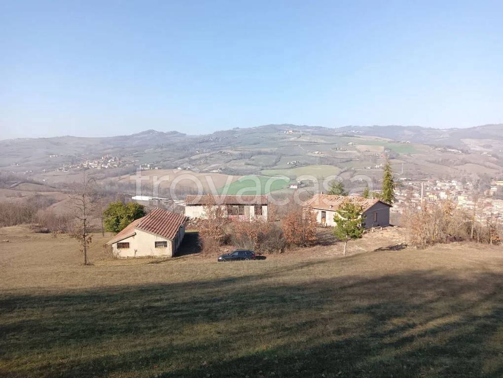 casa indipendente in vendita ad Alta Val Tidone in zona Nibbiano