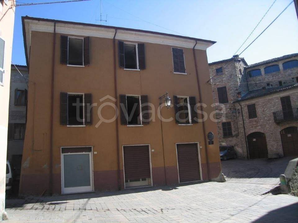 appartamento in vendita ad Alta Val Tidone in zona Nibbiano