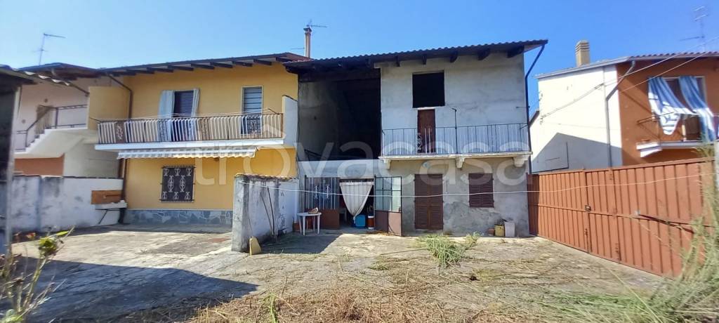 casa indipendente in vendita a Lamporo