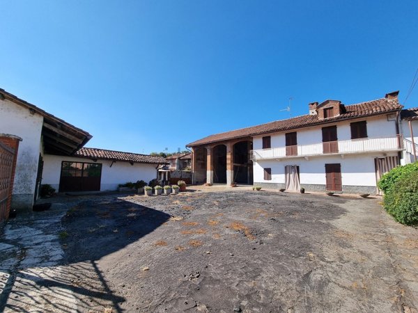 casa indipendente in vendita a Lamporo