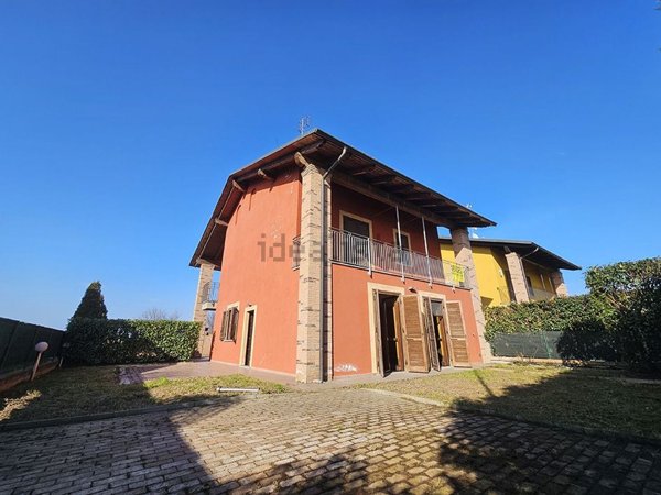 casa indipendente in vendita a Lamporo
