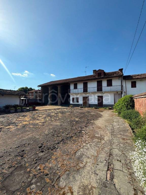 casa indipendente in vendita a Lamporo