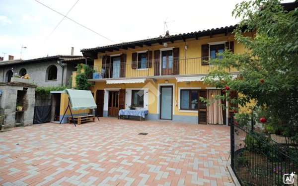 casa indipendente in vendita a Lamporo