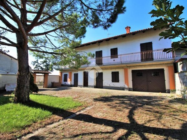 casa indipendente in vendita a Lamporo