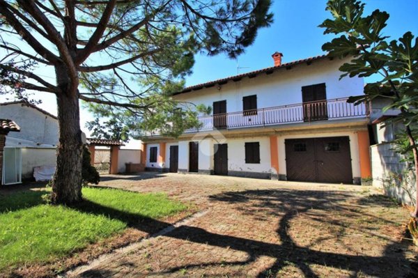 casa indipendente in vendita a Lamporo