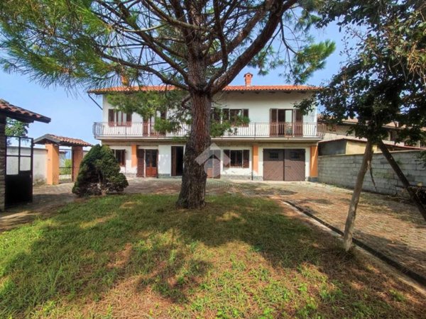 casa indipendente in vendita a Lamporo