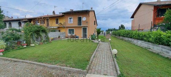 casa indipendente in vendita a Lamporo