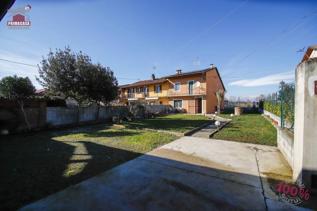 casa indipendente in vendita a Lamporo