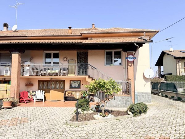casa indipendente in vendita a Lamporo