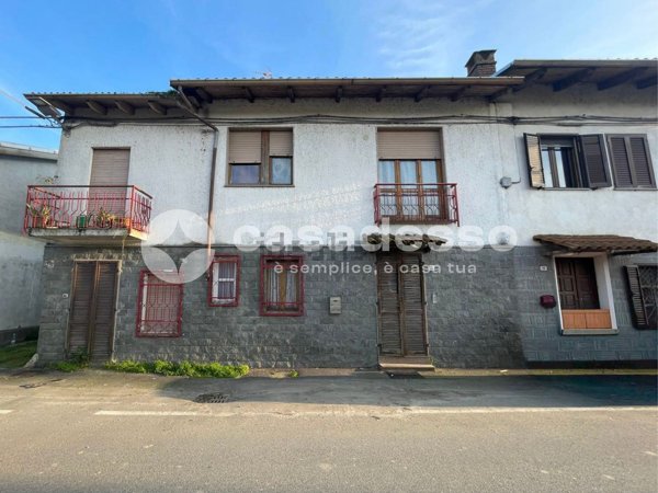 casa indipendente in vendita a Lamporo