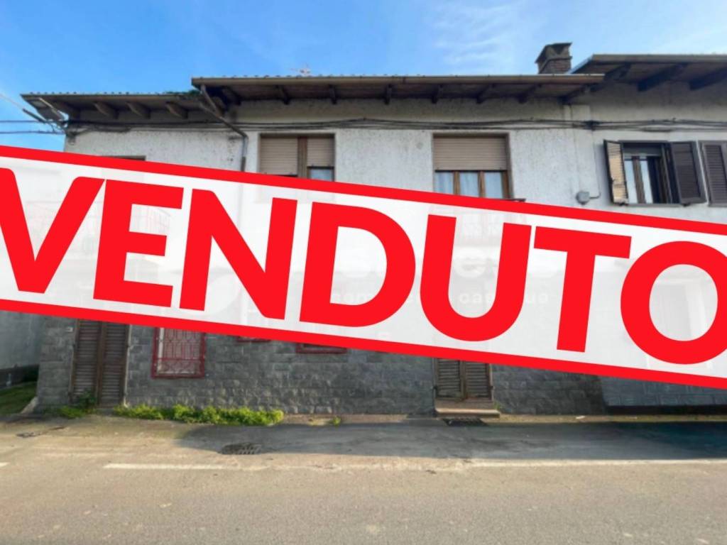 casa indipendente in vendita a Lamporo