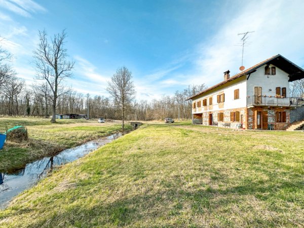 casa indipendente in vendita a Lenta