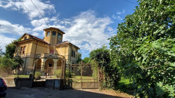 casa indipendente in vendita a Lenta