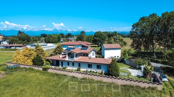 casa indipendente in vendita a Lenta