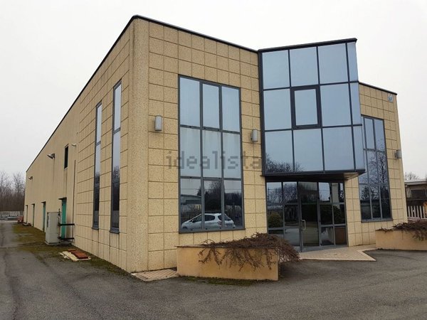 capannone in vendita a Lenta