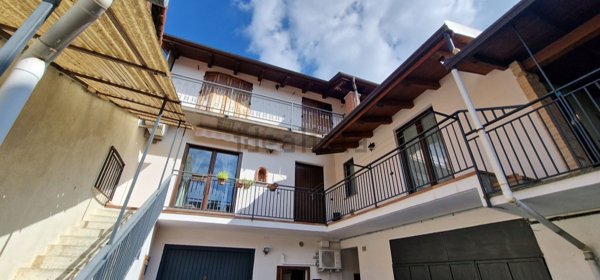 casa indipendente in vendita a Lenta