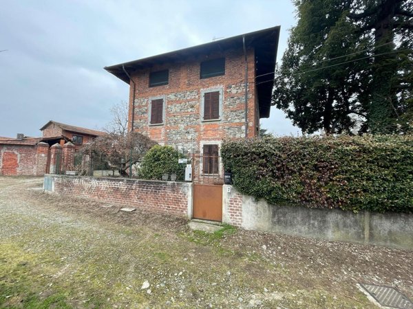 casa indipendente in vendita a Lenta