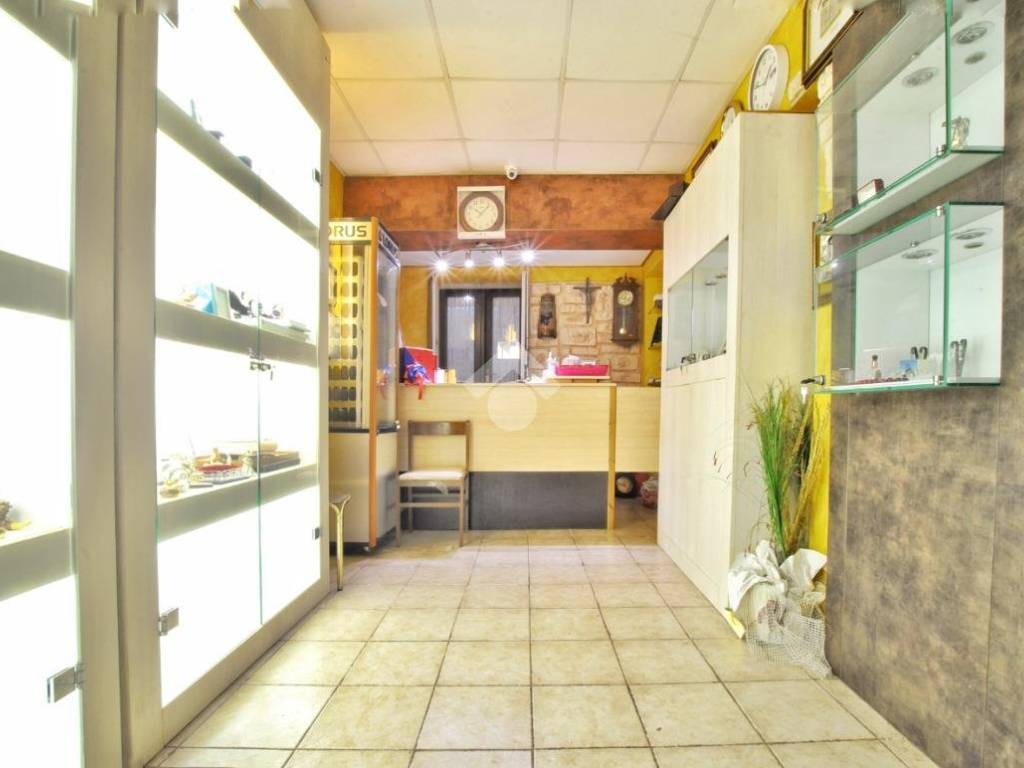 negozio in vendita a Livorno Ferraris