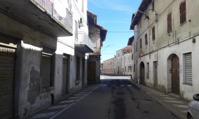 locale commerciale in vendita a Livorno Ferraris