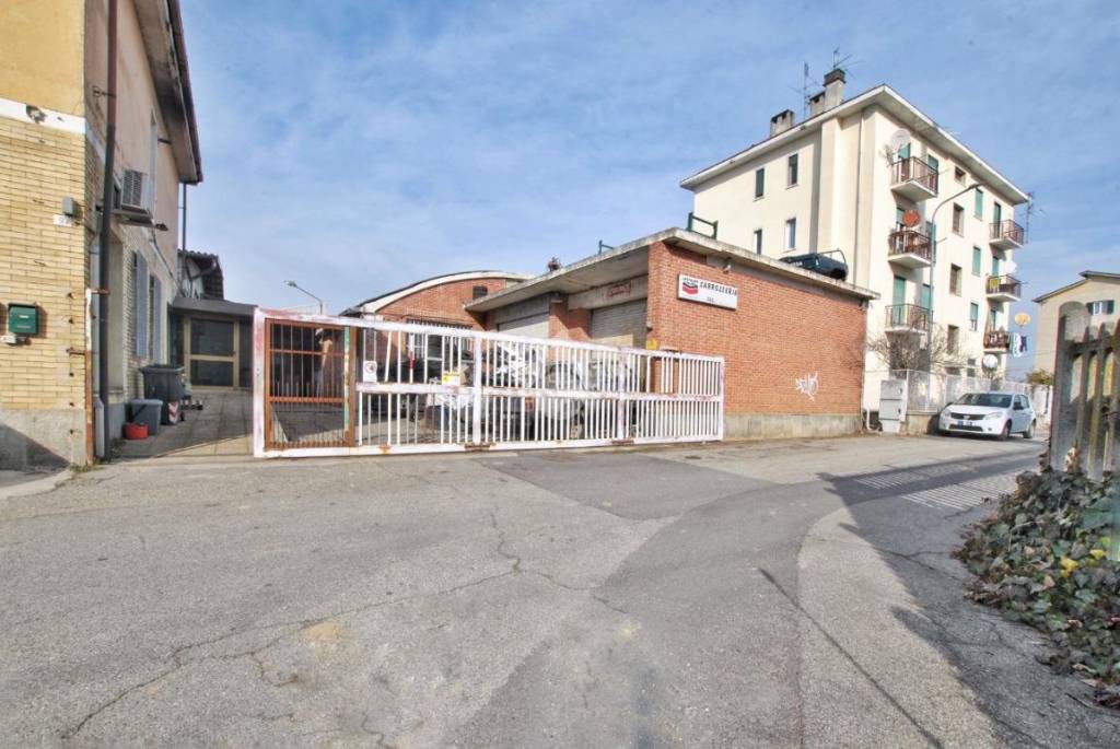 locale commerciale in vendita a Livorno Ferraris
