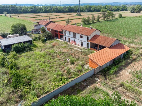 casa indipendente in vendita a Livorno Ferraris