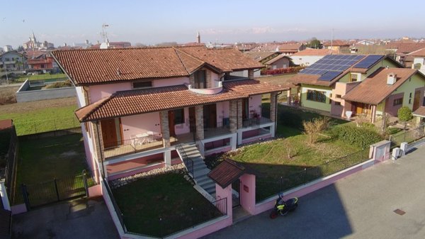 casa indipendente in vendita a Livorno Ferraris