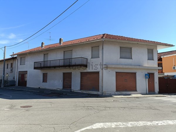 locale commerciale in vendita a Livorno Ferraris