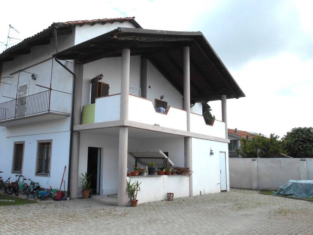 casa indipendente in vendita a Livorno Ferraris in zona Garavoglie