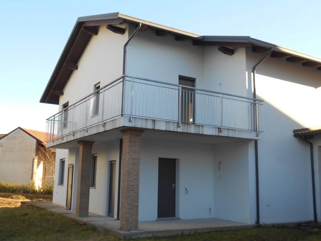 casa indipendente in vendita a Livorno Ferraris