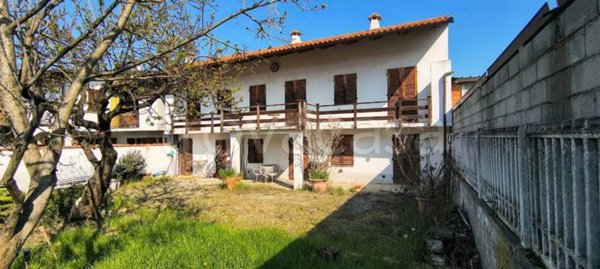 casa semindipendente in vendita a Livorno Ferraris