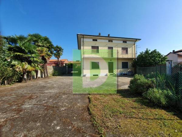casa indipendente in vendita a Livorno Ferraris