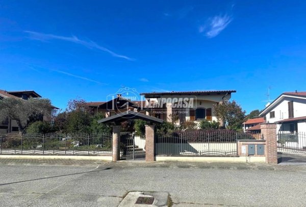 casa indipendente in vendita a Livorno Ferraris