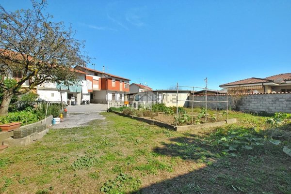 casa indipendente in vendita a Livorno Ferraris