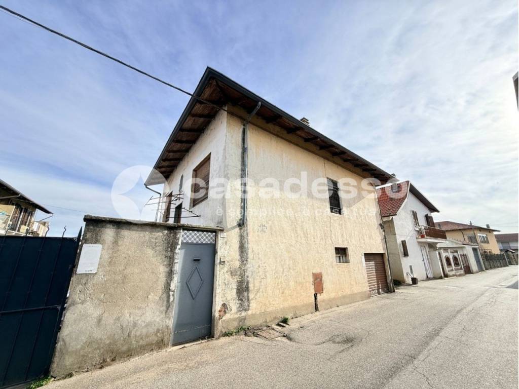 casa indipendente in vendita a Livorno Ferraris
