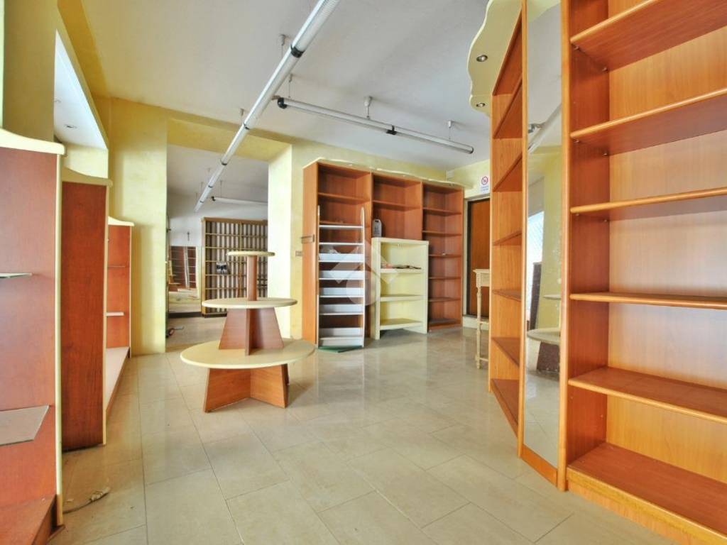 negozio in vendita a Livorno Ferraris