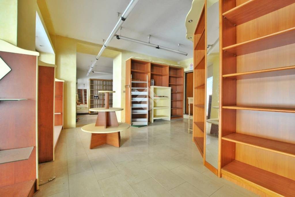 negozio in vendita a Livorno Ferraris