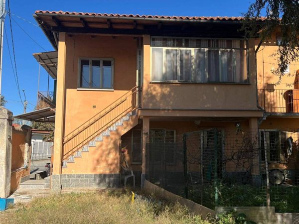 casa indipendente in vendita a Livorno Ferraris