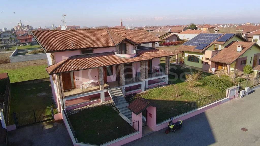 casa indipendente in vendita a Livorno Ferraris