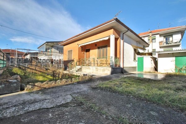 casa indipendente in vendita a Livorno Ferraris