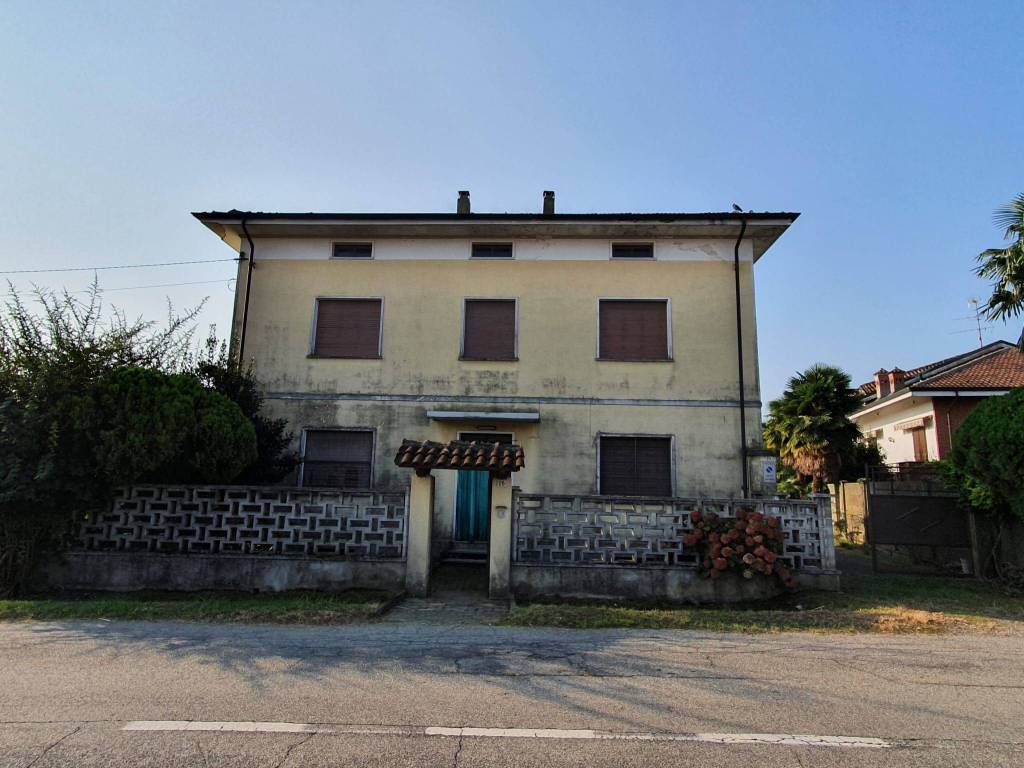 casa indipendente in vendita a Livorno Ferraris