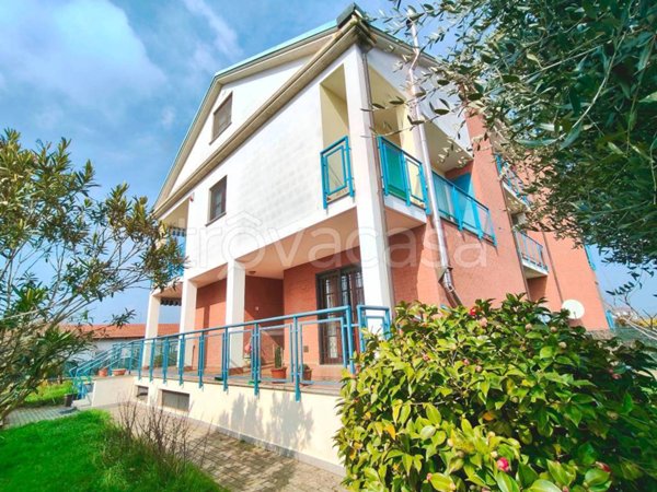 casa indipendente in vendita a Livorno Ferraris