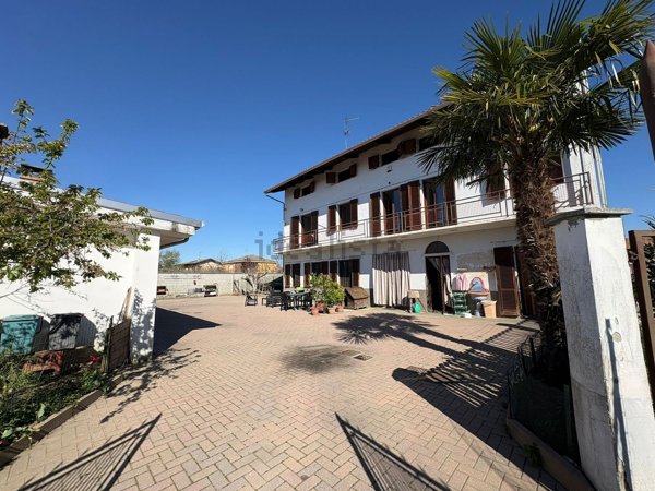 casa indipendente in vendita a Livorno Ferraris in zona Garavoglie