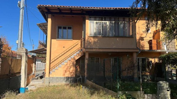 casa indipendente in vendita a Livorno Ferraris in zona Garavoglie