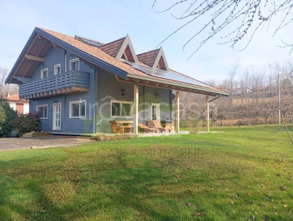 casa indipendente in vendita a Lozzolo