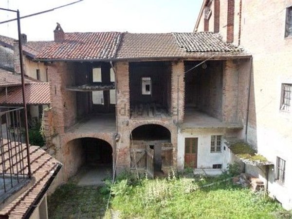 intera palazzina in vendita a Lozzolo