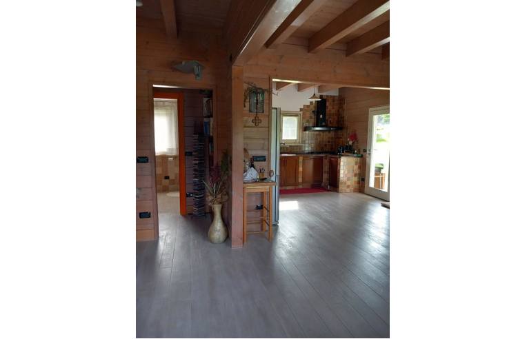 casa indipendente in vendita a Lozzolo