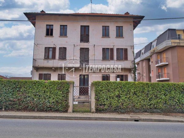 casa indipendente in vendita a Lozzolo